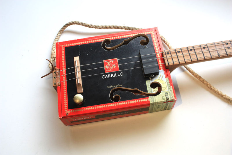 Carrillo Shortscale Fretless - 3 string cigar box guitar