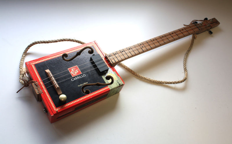 Carrillo Shortscale Fretless - 3 string cigar box guitar