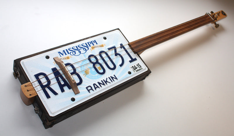 Mississippi fretless - 3 string cigar box guitar