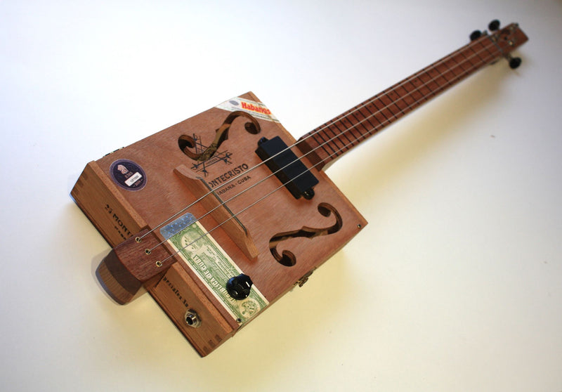 Montecristo - Fretless - 3 String Cigar Box Guitar