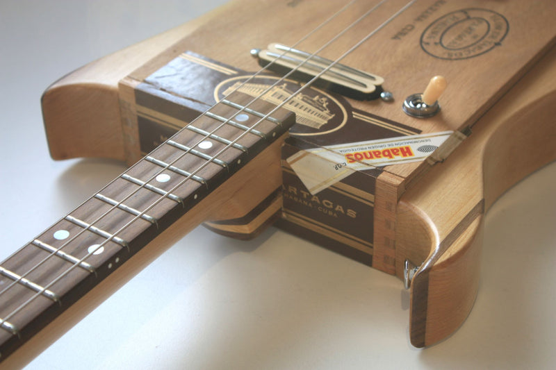 Partagas "Winged" - Twin Railhumbucker - 3 String Cigar Box Guitar