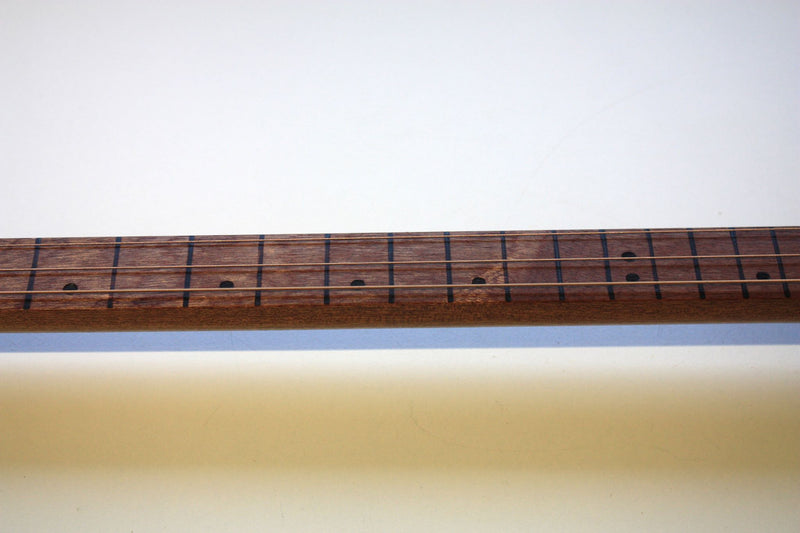 Romeo & Julieta - Fretless - 3 String Cigar Box Guitar