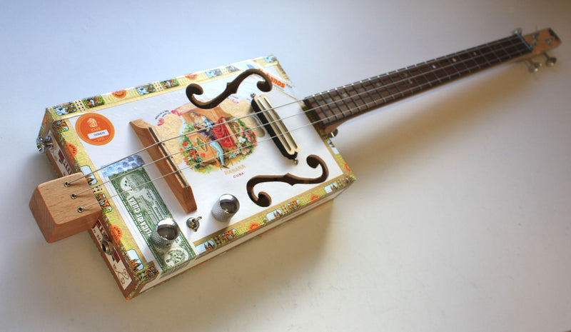 Romeo & Julieta Railhumbucker - 3 String Cigar Box Guitar