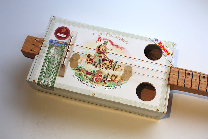 El Rey Del Mundo - fretless 3 String Cigar Box Guitar