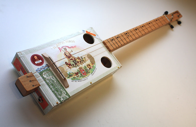 El Rey Del Mundo - fretless 3 String Cigar Box Guitar