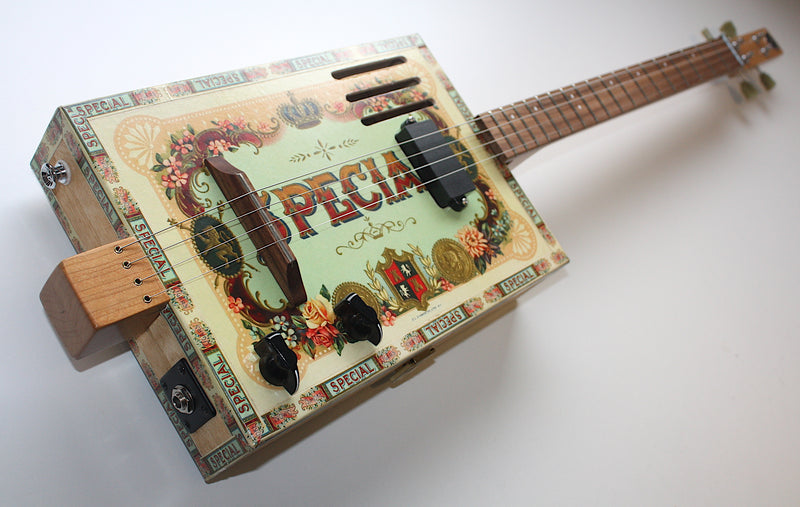 Special compact pickup - 4 String Cigar Box Guitar