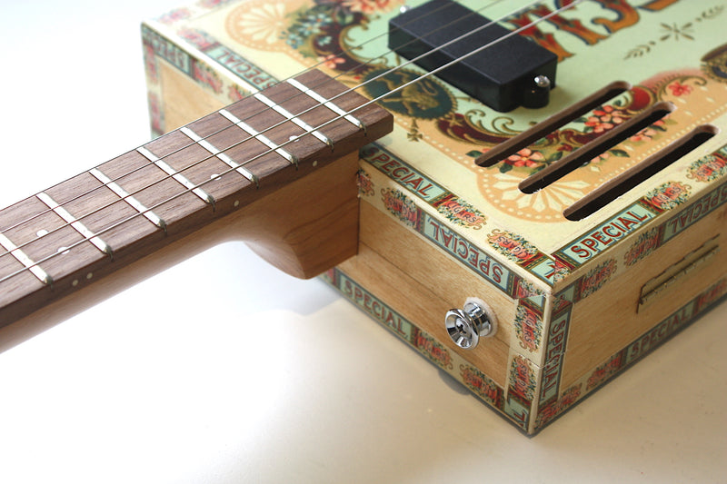 Special compact pickup - 4 String Cigar Box Guitar