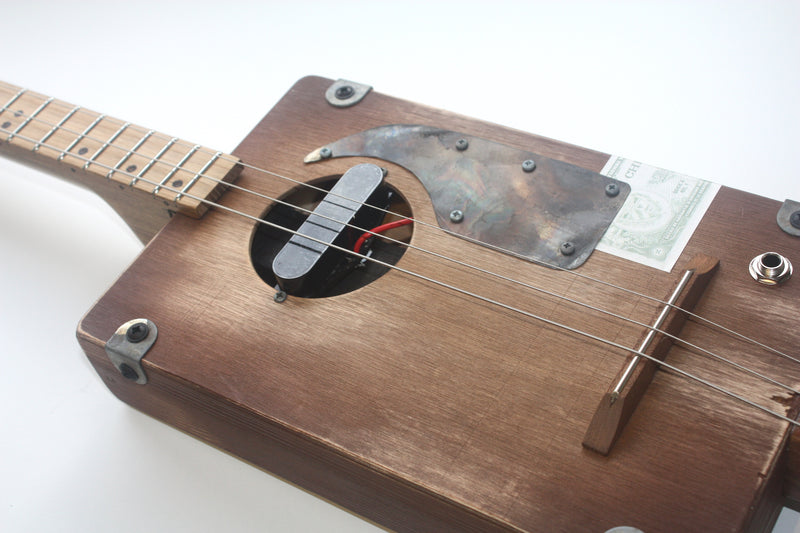 Workshop Series, heavily distressed russetburst finish - 3 String Cigar Box Guitar