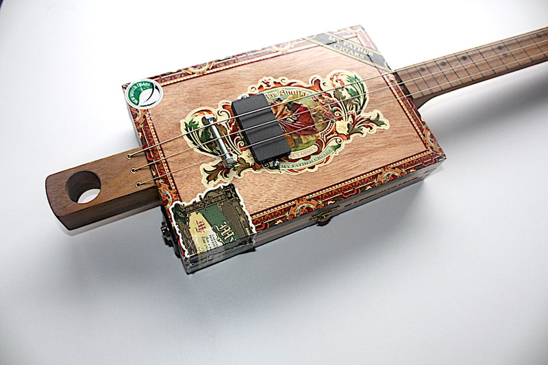 Flor de las Antillas - Fretless 3 string cigar box guitar